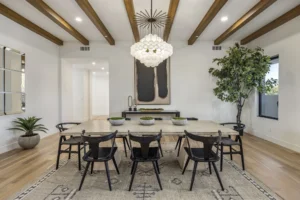 Large Dining & Gathering Areas